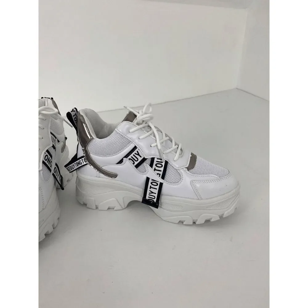 AEWLFTY NWOB Sneakers White Athletic Shoes Mod Contemporary Street Shoes - Size
